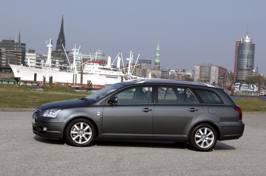  Toyota Avensis Wagon 2003 года  (фото 22 из 76)